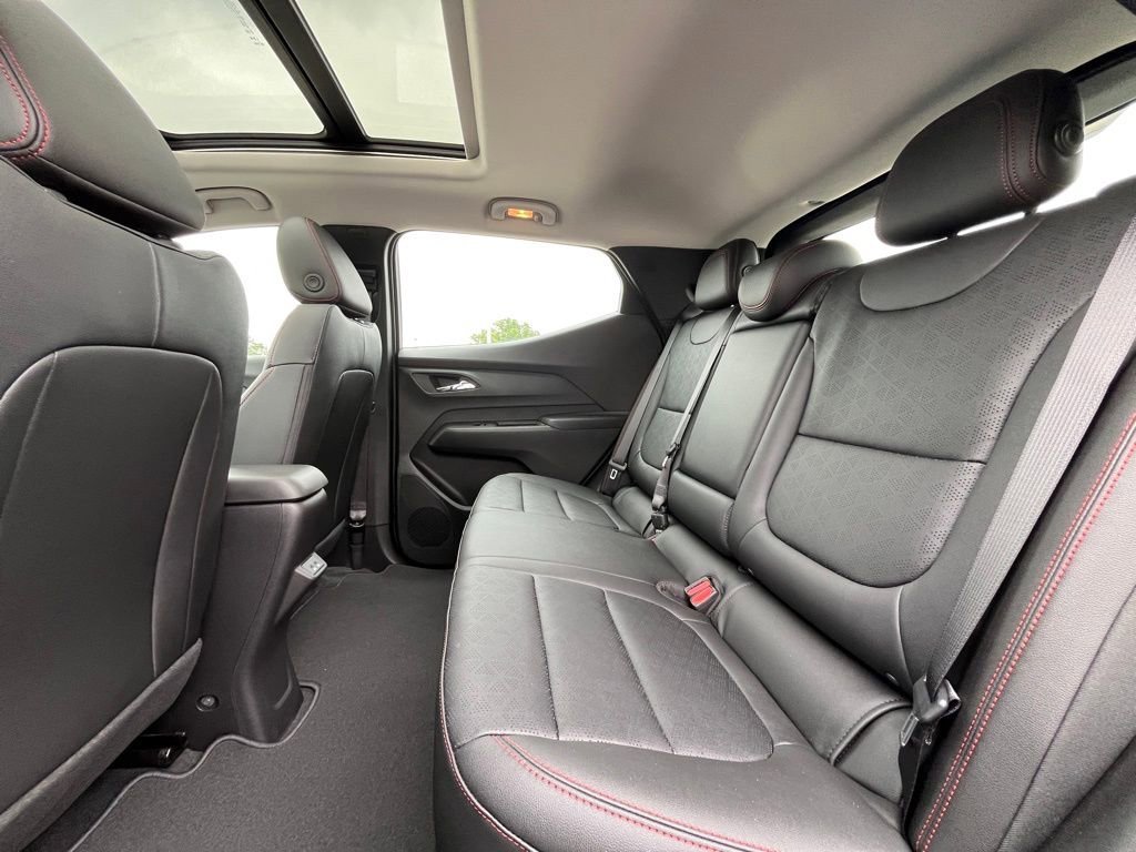 2027 Chevrolet Bolt RS - Photo 18
