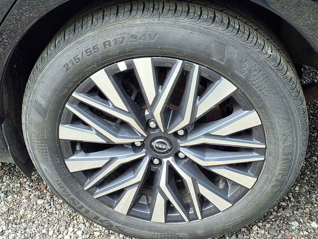 2025 Nissan Altima SV - Photo 9