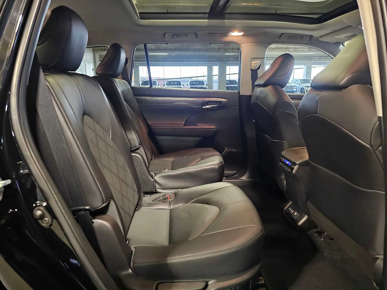 Used 2022 Midnight Black Metallic Toyota Hybrid Platinum image 32