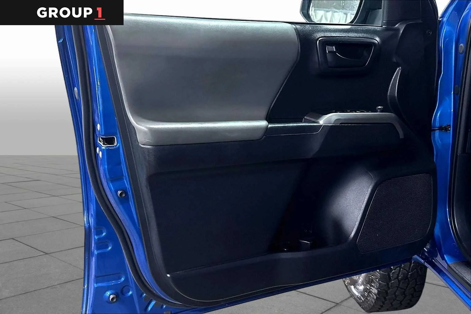 Certified Used 2017 Blazing Blue Pearl Toyota SR5 image 21