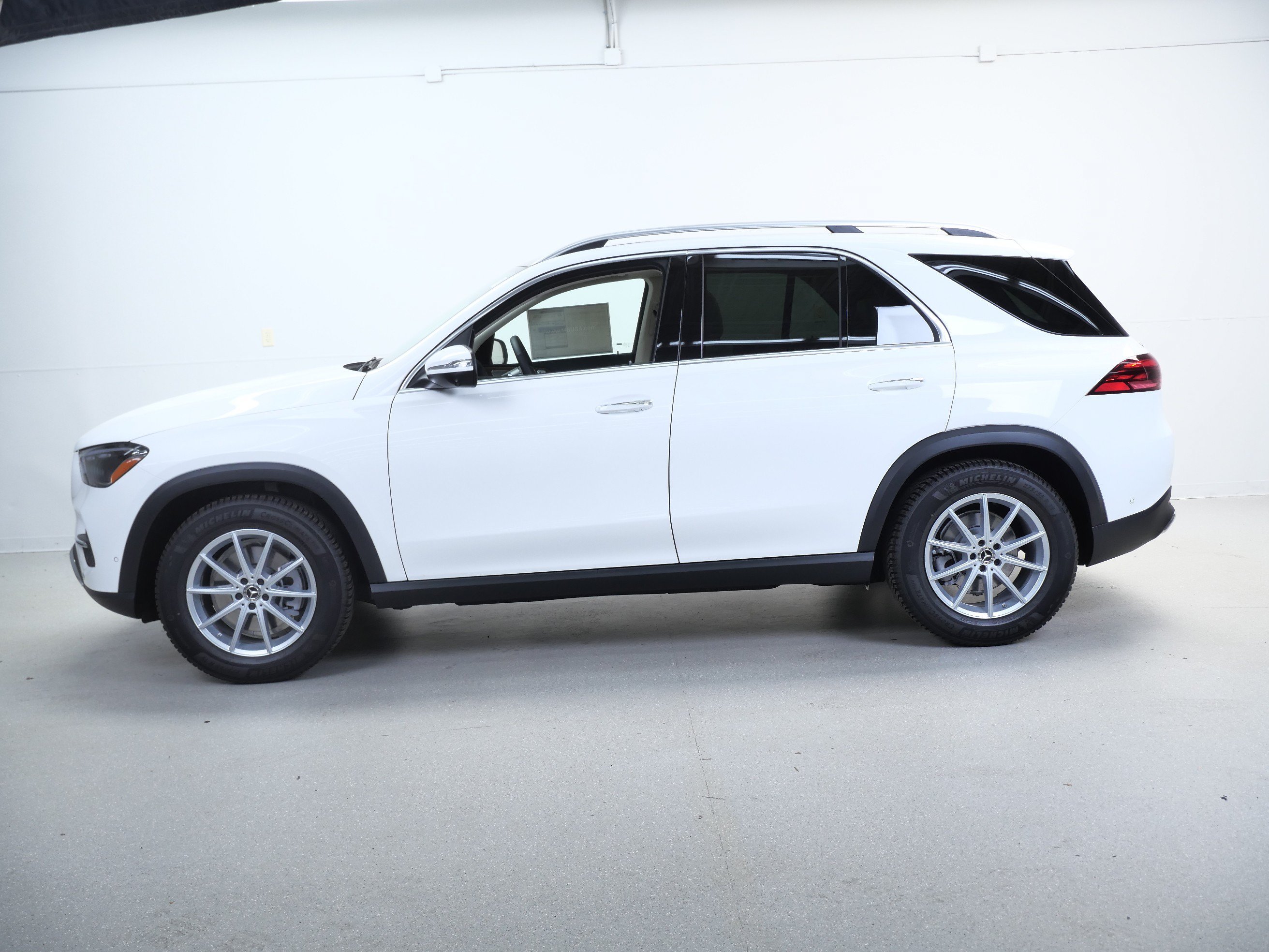 New 2026 Polar White Mercedes-Benz GLE 350 image 5