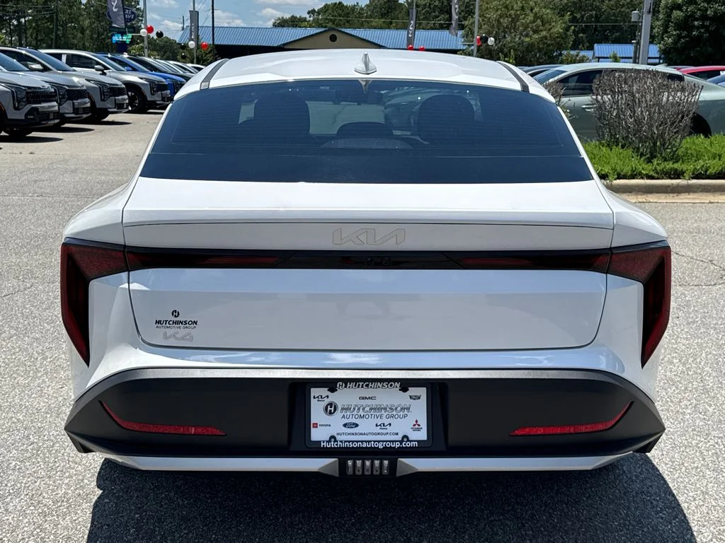 New 2026 Snow White Pearl Kia LXS image 4
