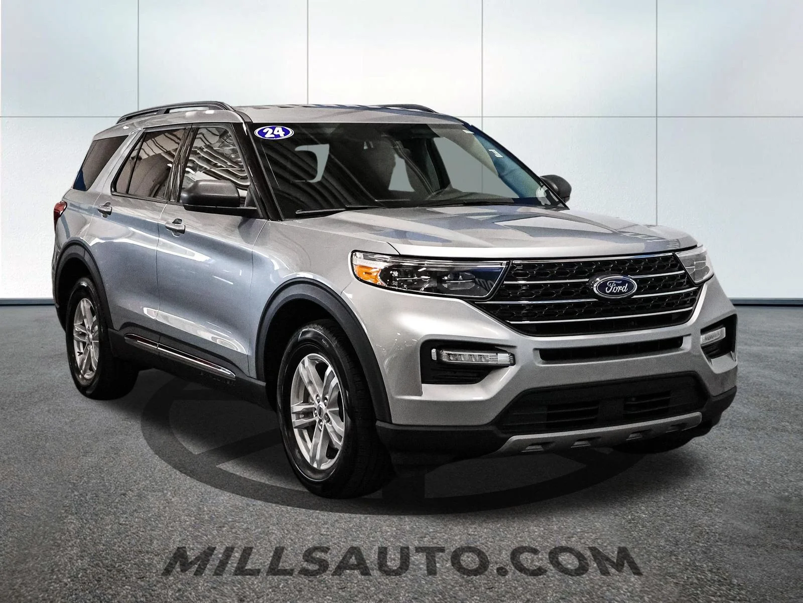 Certified Used 2024 Iconic Silver Metallic Ford XLT image 11