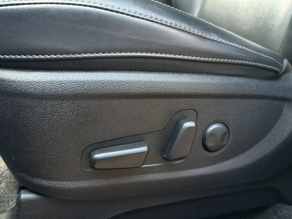 Used 2025 Ebony Black Kia S image 10