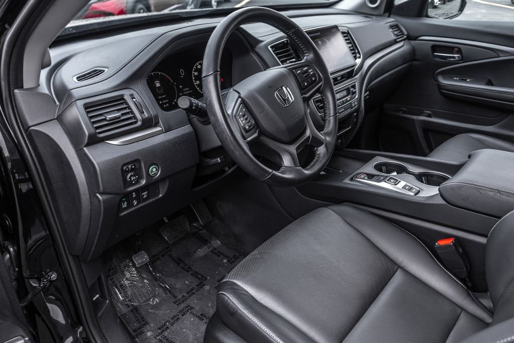 Used 2024 Black Honda RTL image 14
