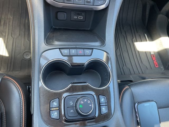 Used 2022 White GMC AT4 image 16