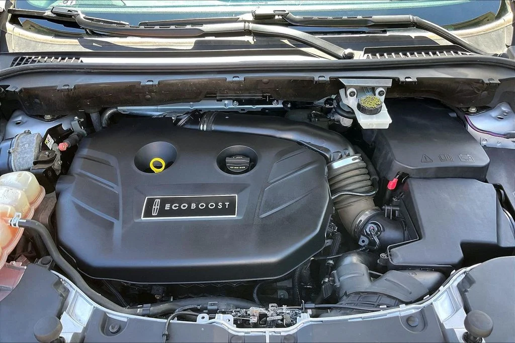 Used 2015 Silver Lincoln Base image 8