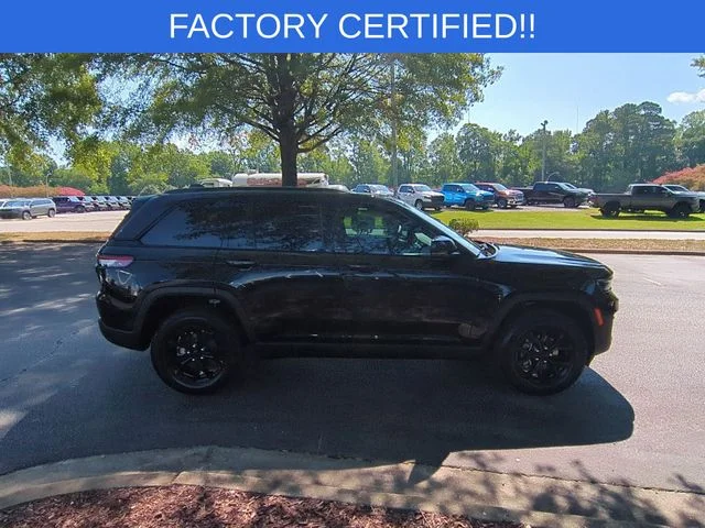 Used 2025 Black Jeep Altitude X image 6