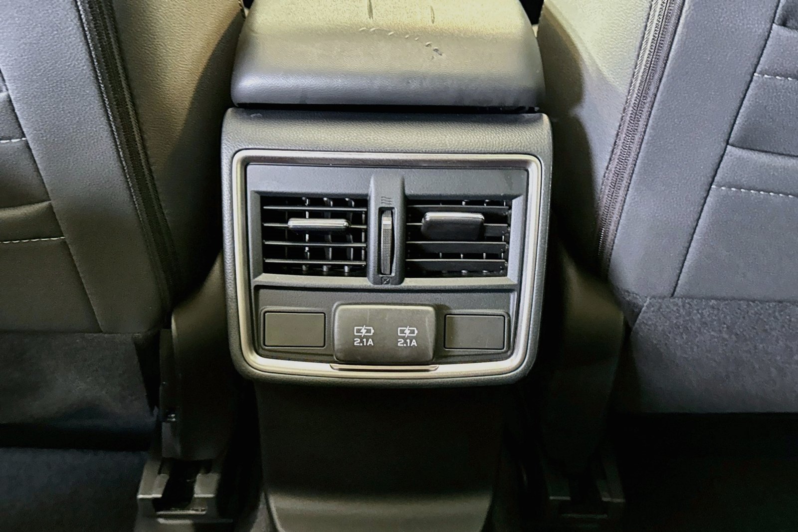 Used 2022 Ice Silver Metallic Subaru Premium image 24