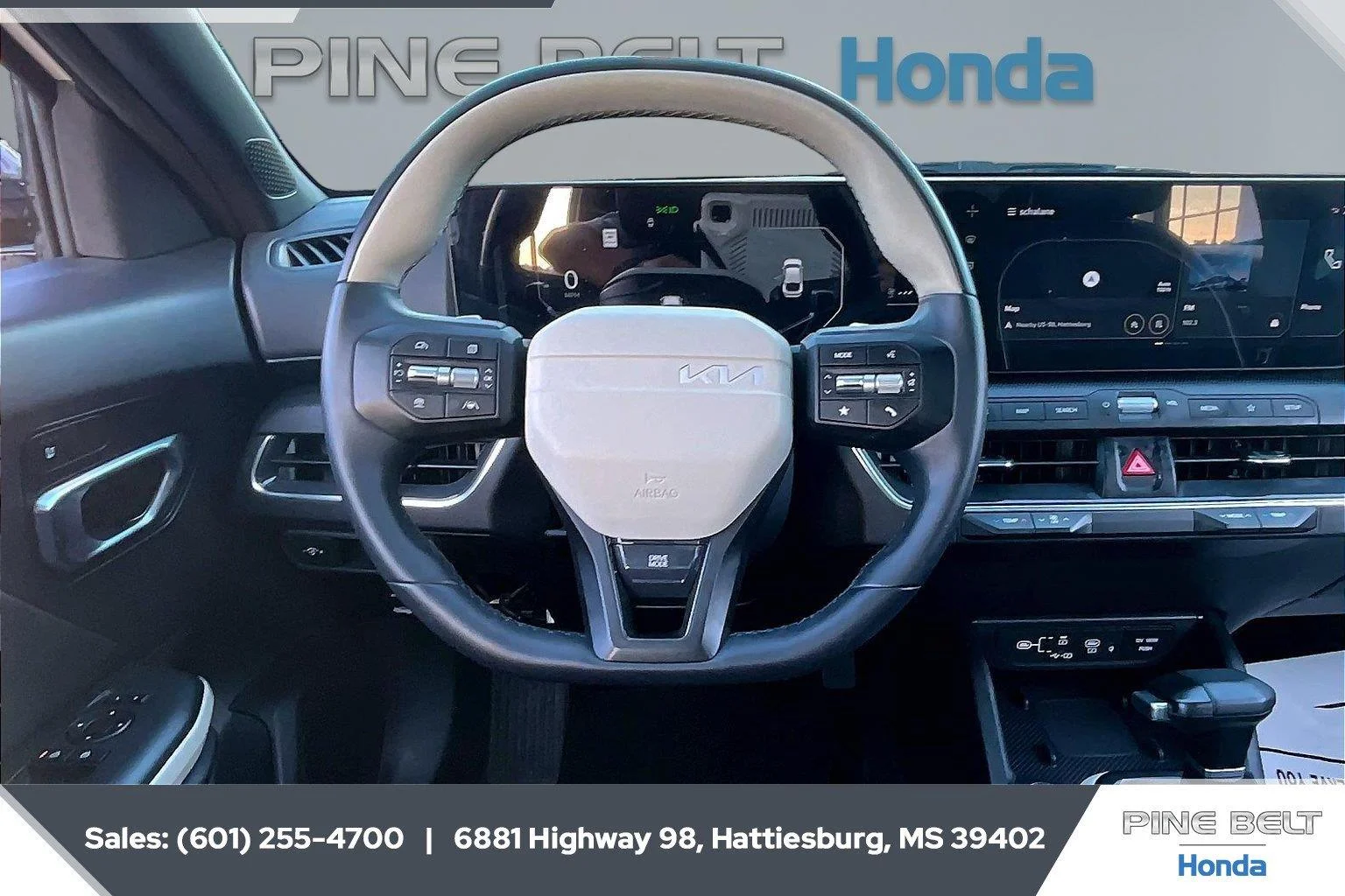 Used 2025 Snow White Pearl Kia GT-Line image 5