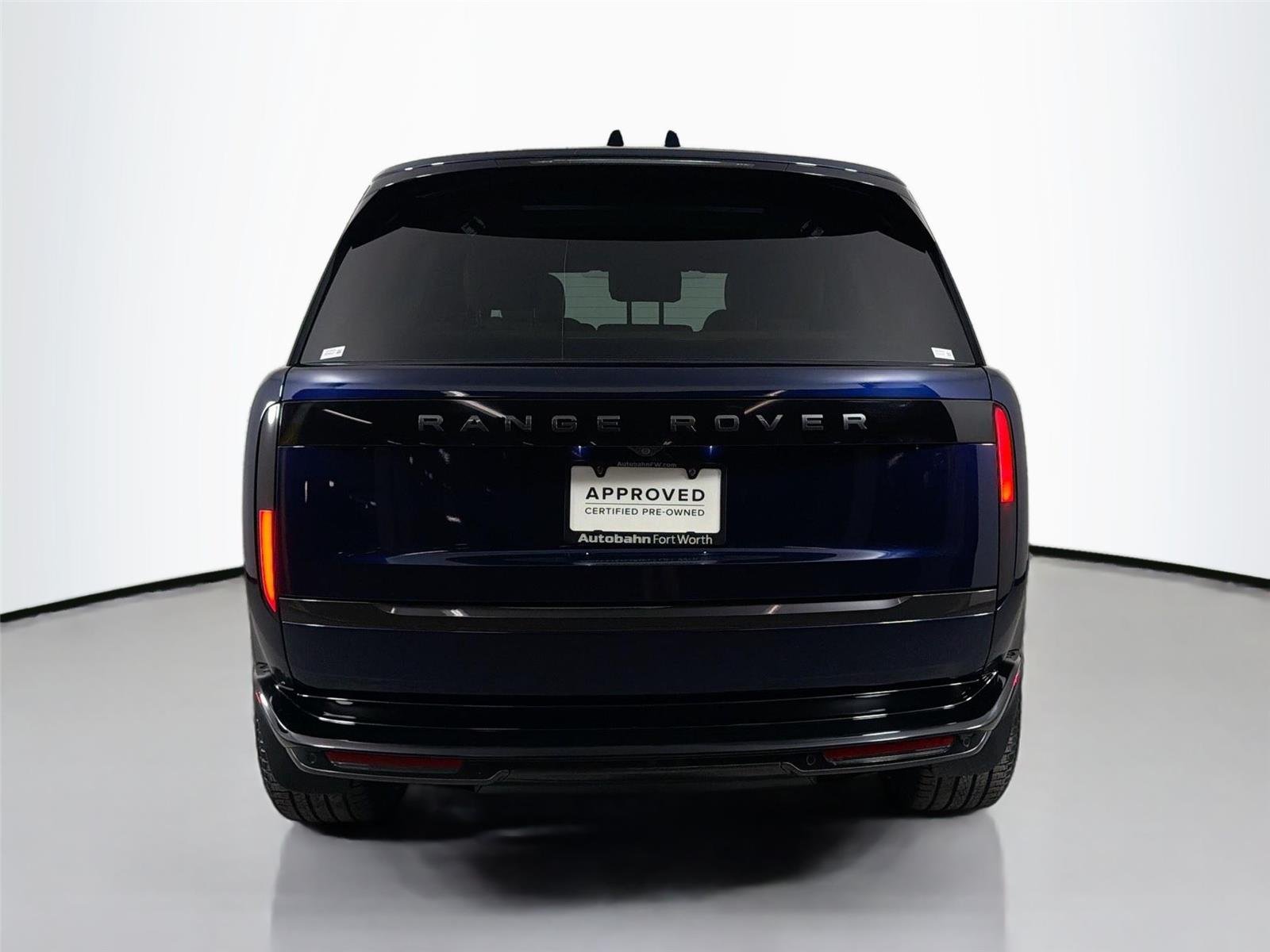 Used 2023 Portofino Blue Land Rover P530 SE V8 image 6