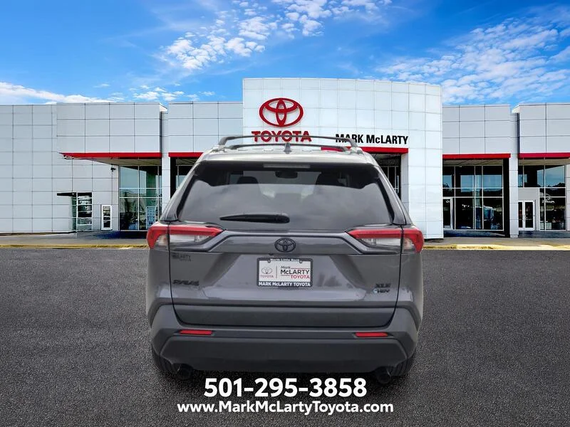 Used 2025 Magnetic Gray Metallic TOYOTA HYBRID XLE AWD image 4