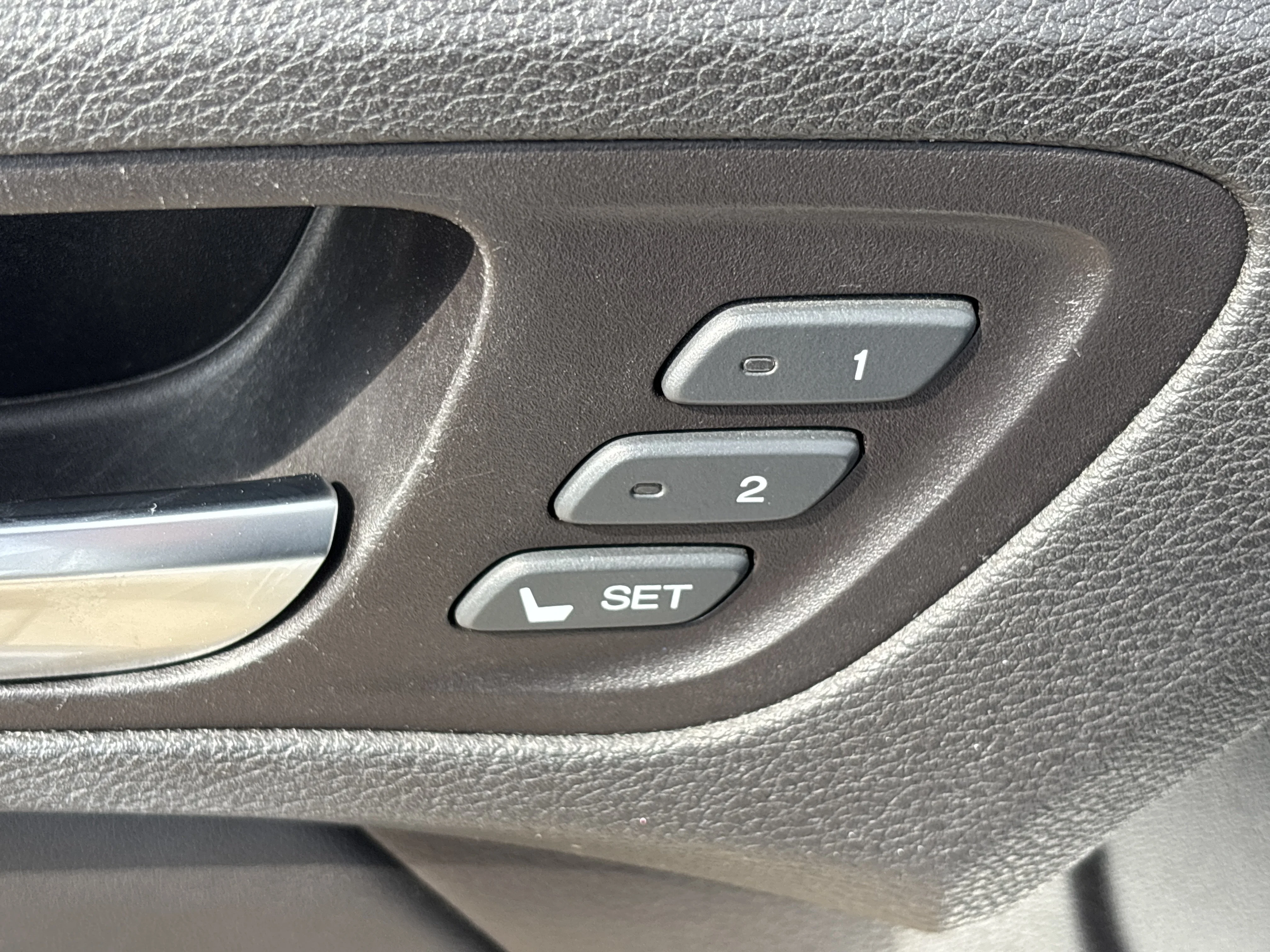 Used 2015 White Acura Base image 19