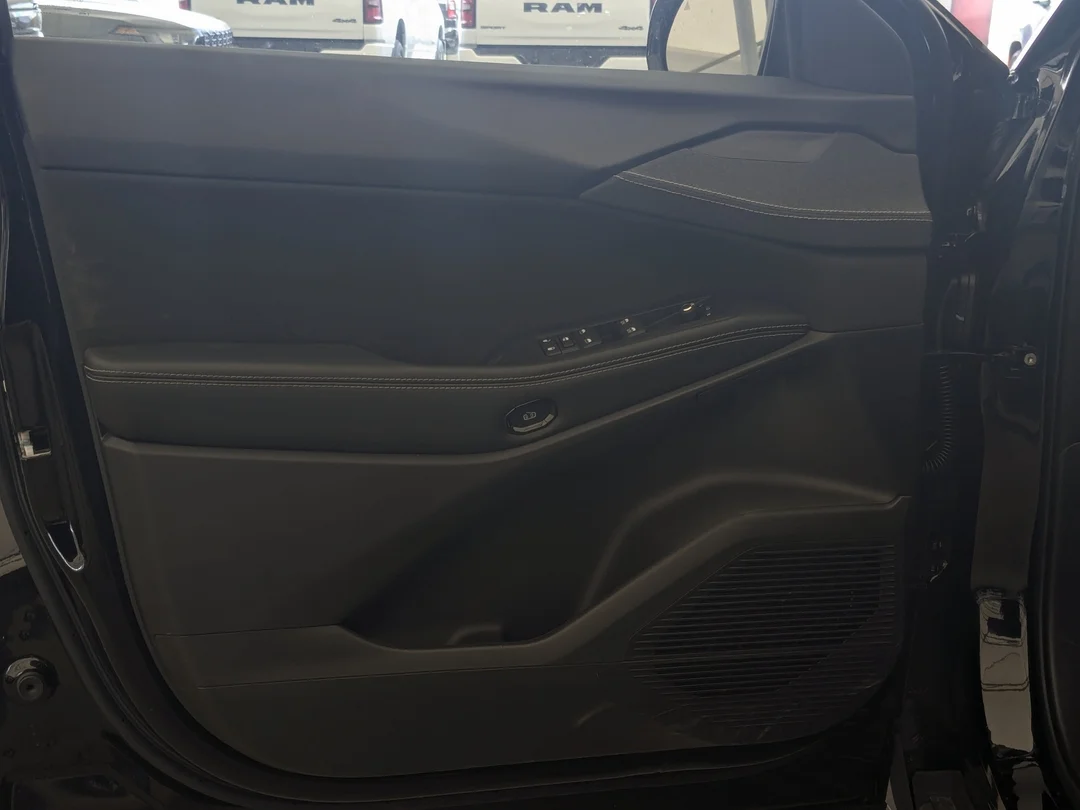 New 2026 Black Jeep Laredo - - 4x4 - 1.6L I-4 Turbo Hybrid - 12.3 Uconnect Display - Heated Seats/Steering & More! image 11