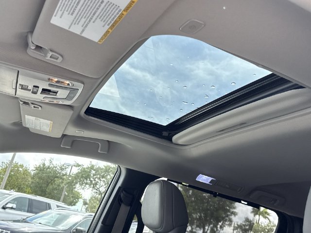 2025 Toyota Sienna XLE - Photo 22