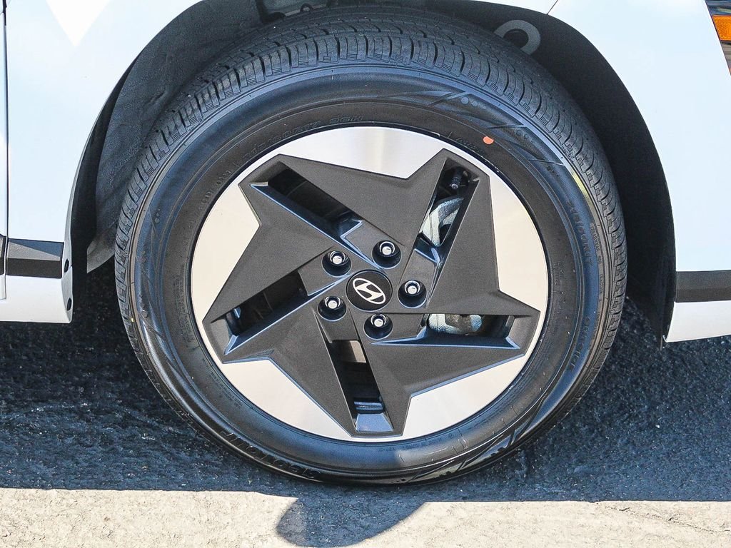 Used 2024 White Hyundai SEL image 12