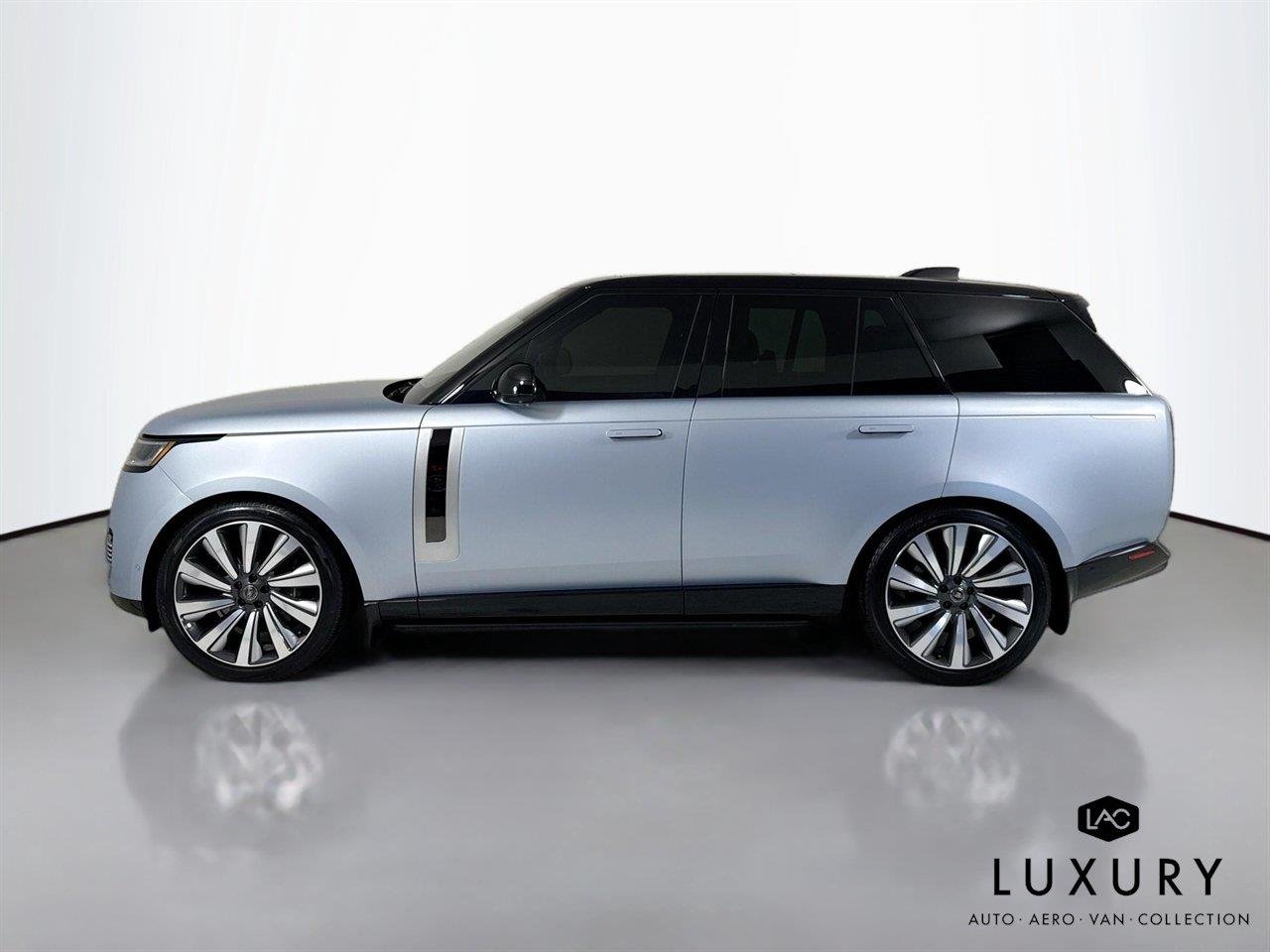 Used 2023 Ionian Silver SV Bespoke Ultra Metallic Gloss Land Rover SV | 225K MSRP image 9