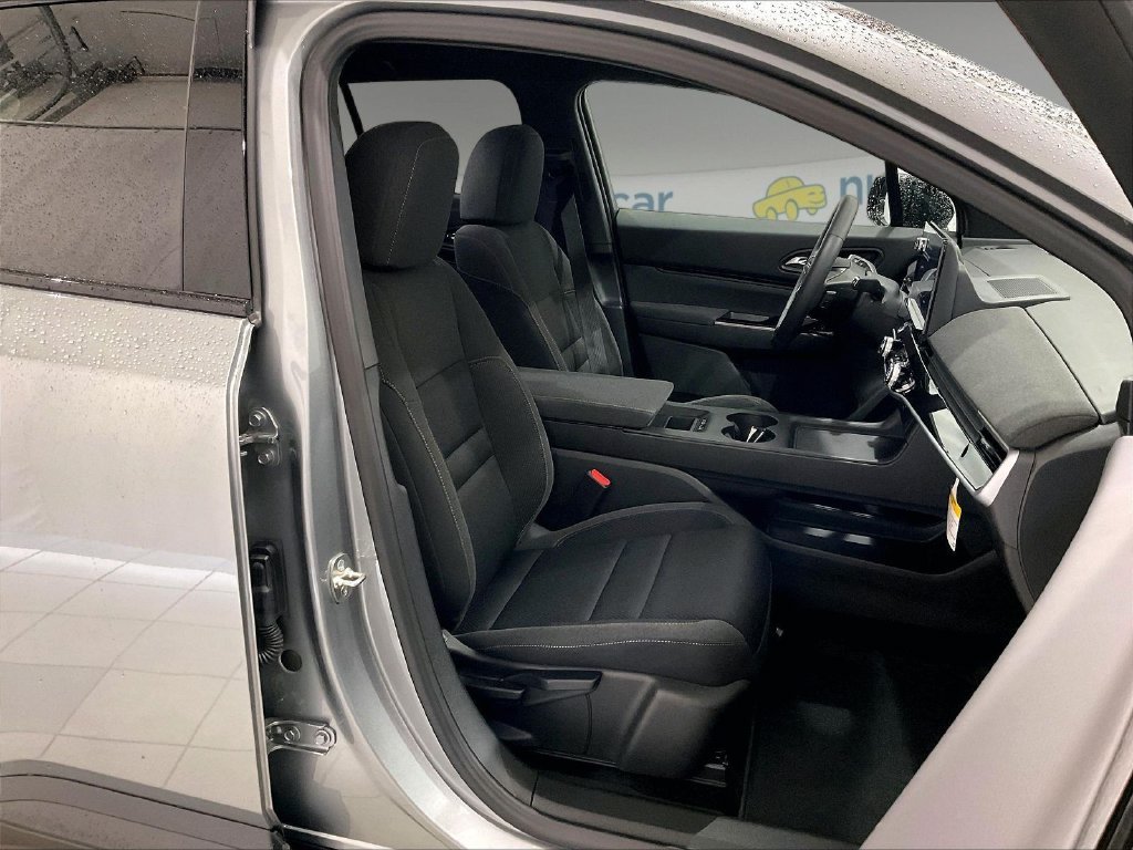 Used 2025 Silver Honda EX image 11