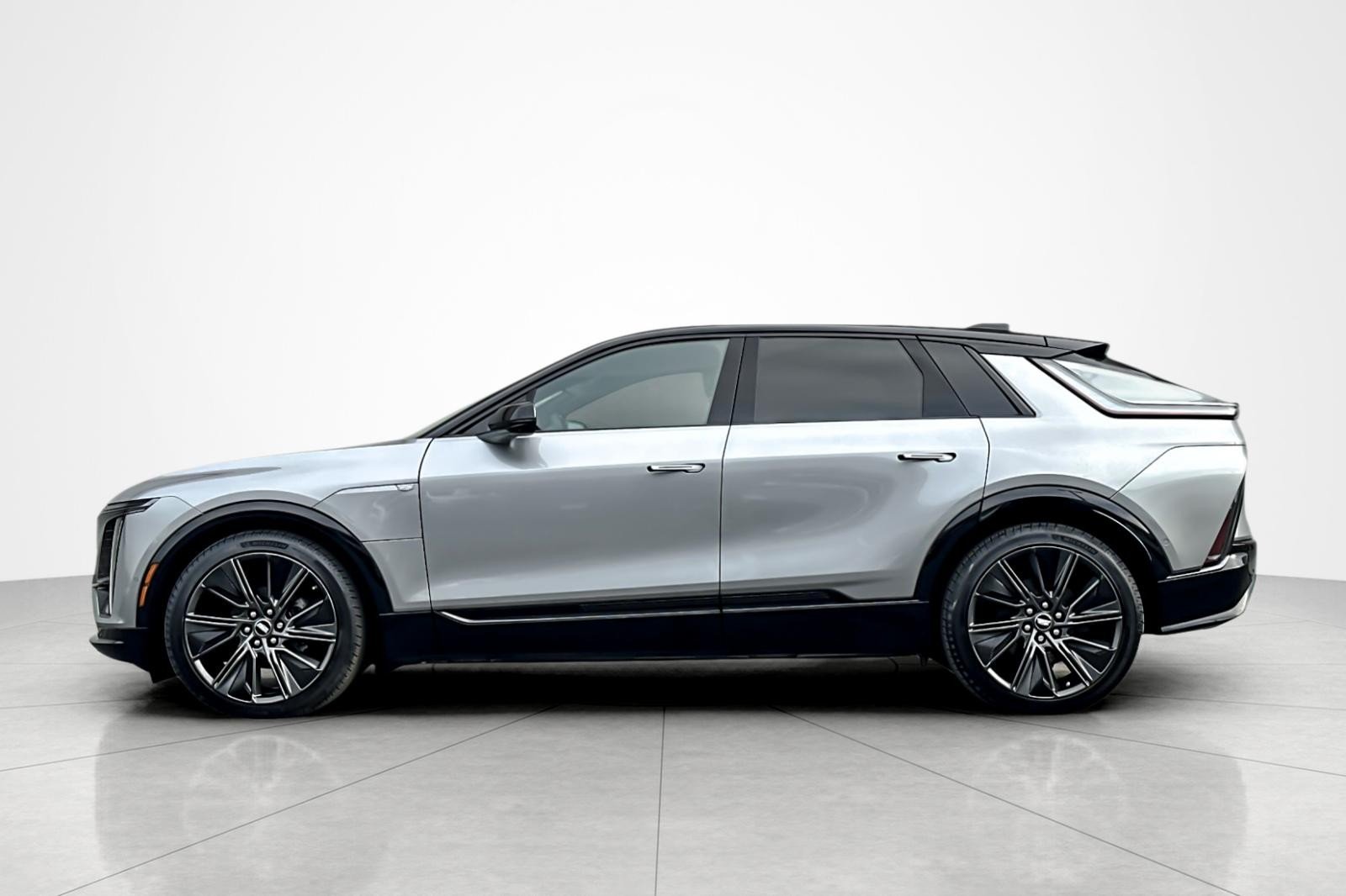 Used 2025 Cadillac LYRIQ Sport 3 with VIN 1GYKPYRL8SZ305111 for sale in Carson, CA