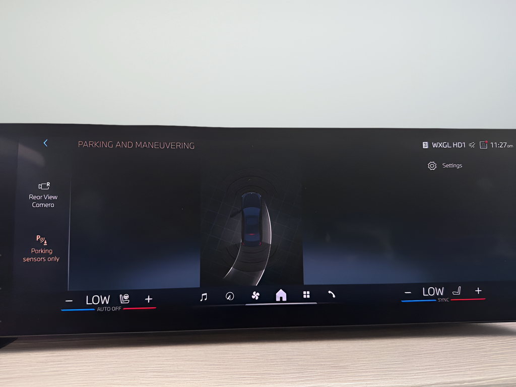 Used 2025 Black BMW 330i image 37