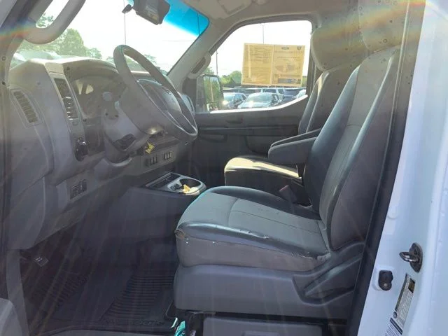 Used 2014 White Nissan S image 23