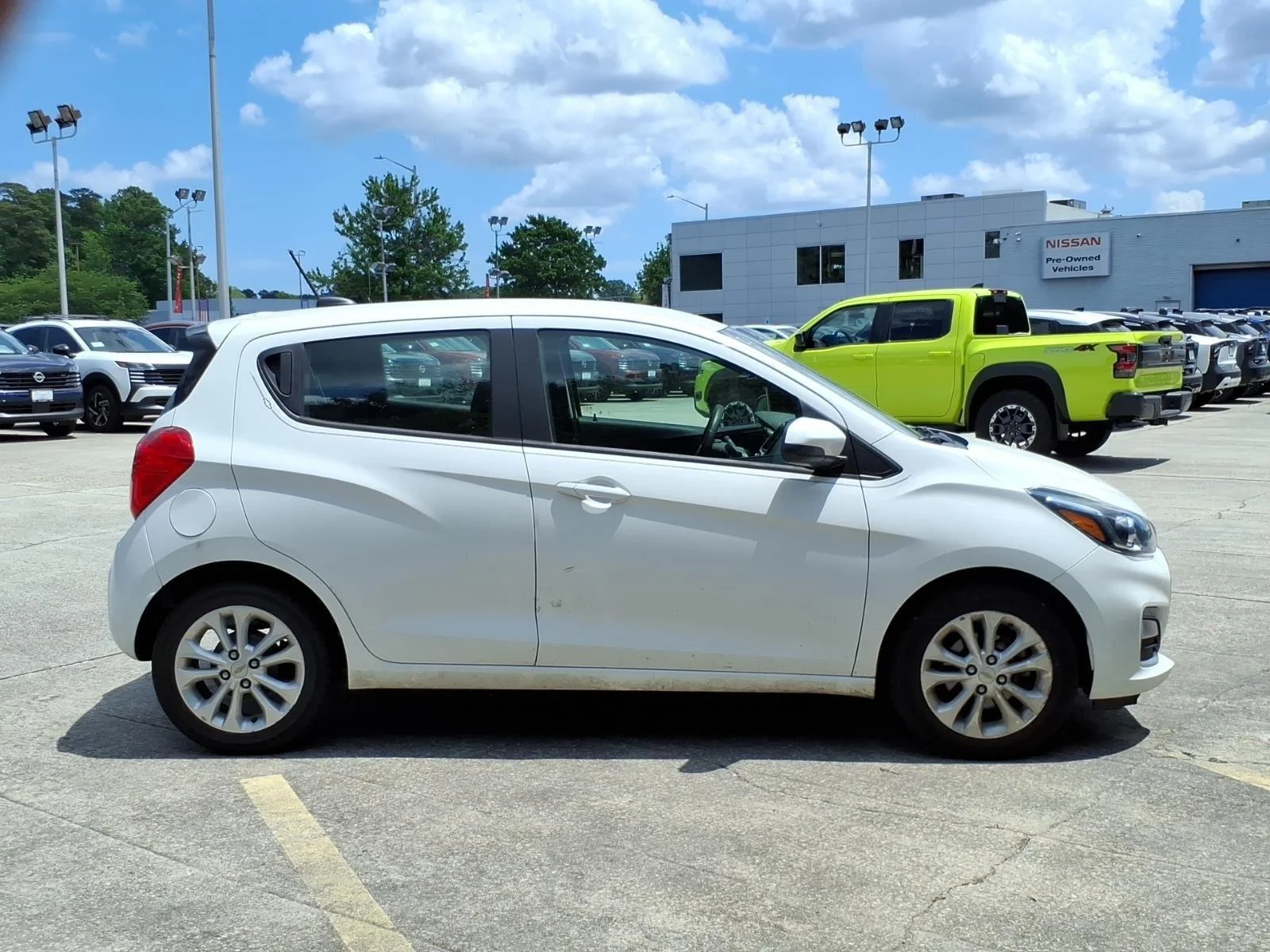 Used 2021 Summit White Chevrolet 1LT image 6