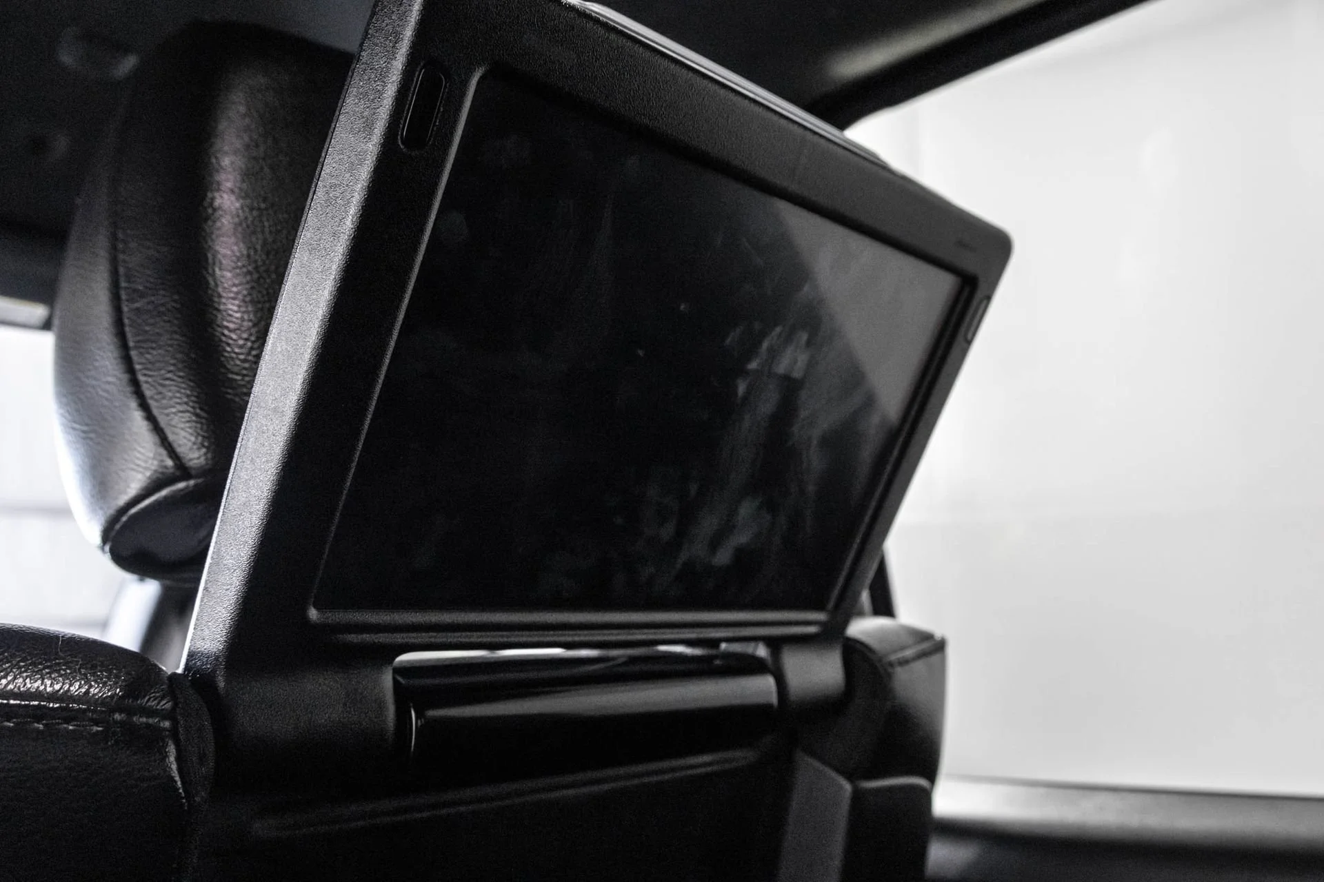 Used 2022 Black Chrysler Touring L image 41