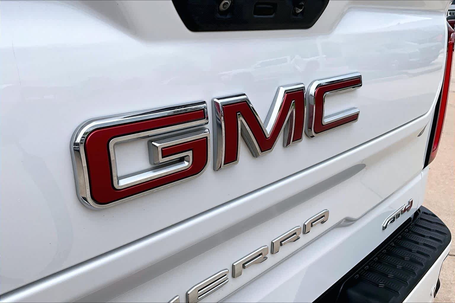 Used 2021 Summit White GMC AT4 image 29