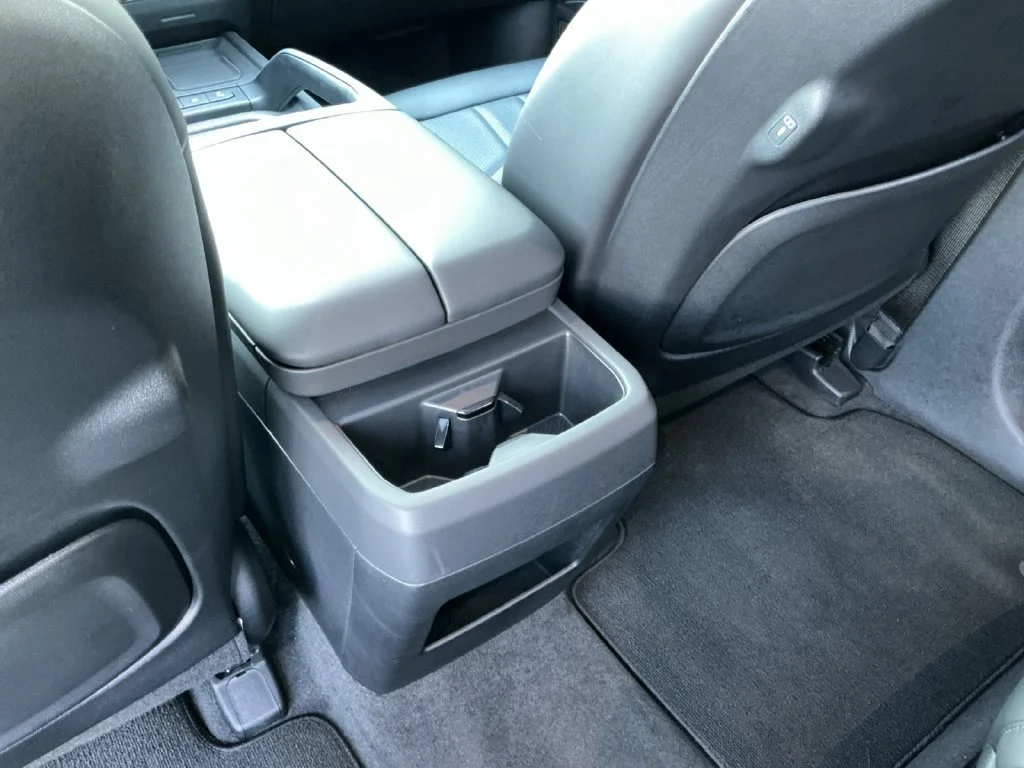 Used 2027 White Kia X-Line SX image 34