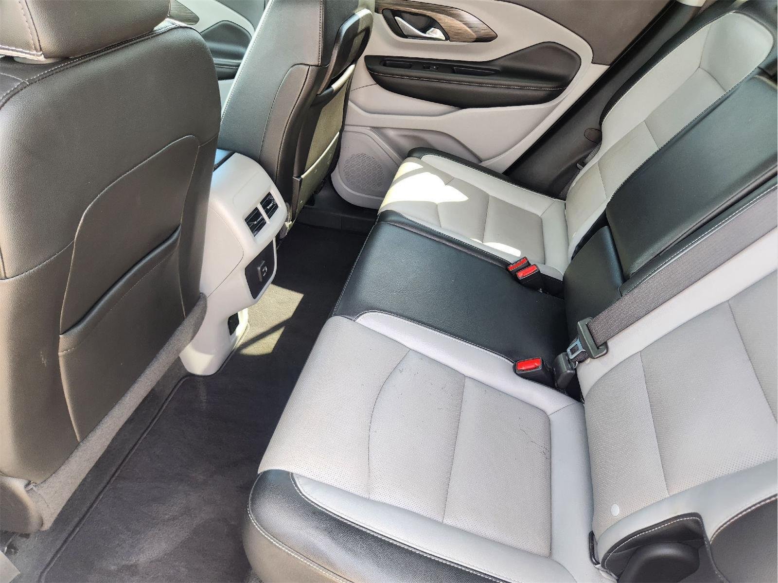 Used 2024 Summit White GMC SLT image 31