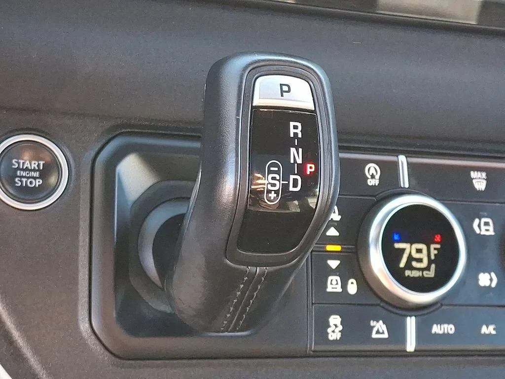 Used 2022  Land Rover X-Dynamic S image 22