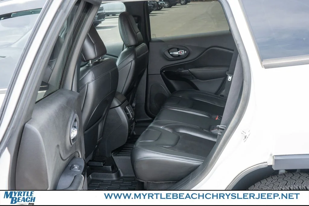 Used 2020 Bright White Clearcoat Jeep Latitude Plus image 13
