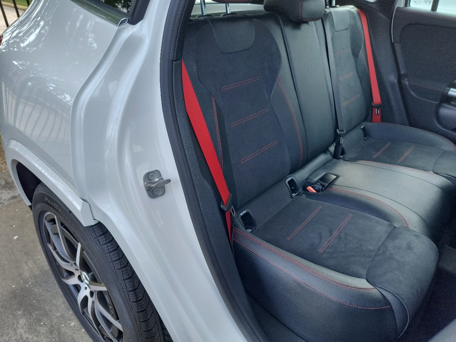 New 2025 Polar White Mercedes-Benz AMG® GLA 35 4MATIC® SUV image 30