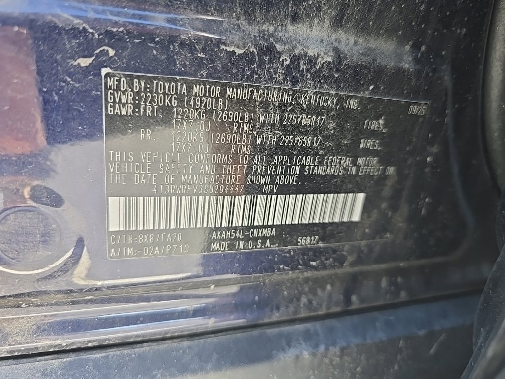 Used 2025  Toyota XLE image 12