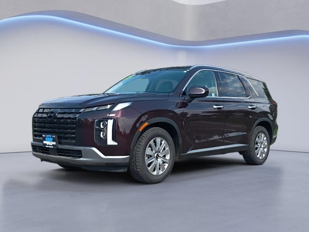 Used 2025  Hyundai SEL image 1
