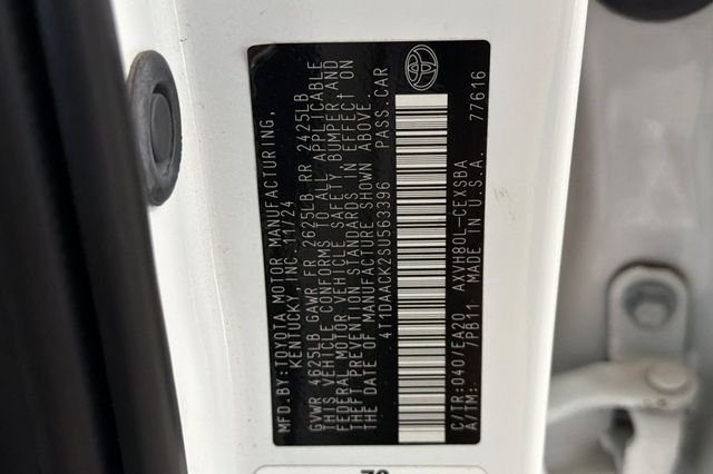 Used 2025 Ice Cap Toyota SE image 38