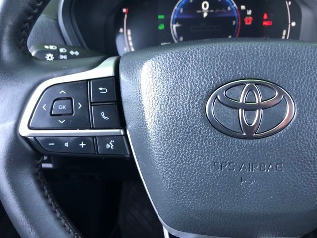 Used 2025 Beige Toyota XLE image 26