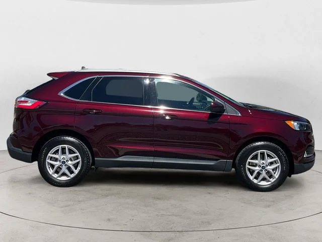 Certified Used 2022 Burgundy Ford SEL image 6