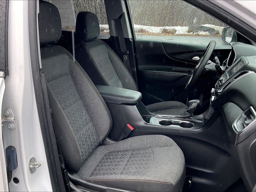 Used 2022 White Chevrolet LT image 10