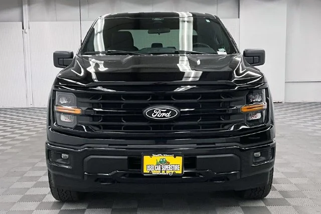 Used 2025 Agate Black Metallic Ford XLT image 4