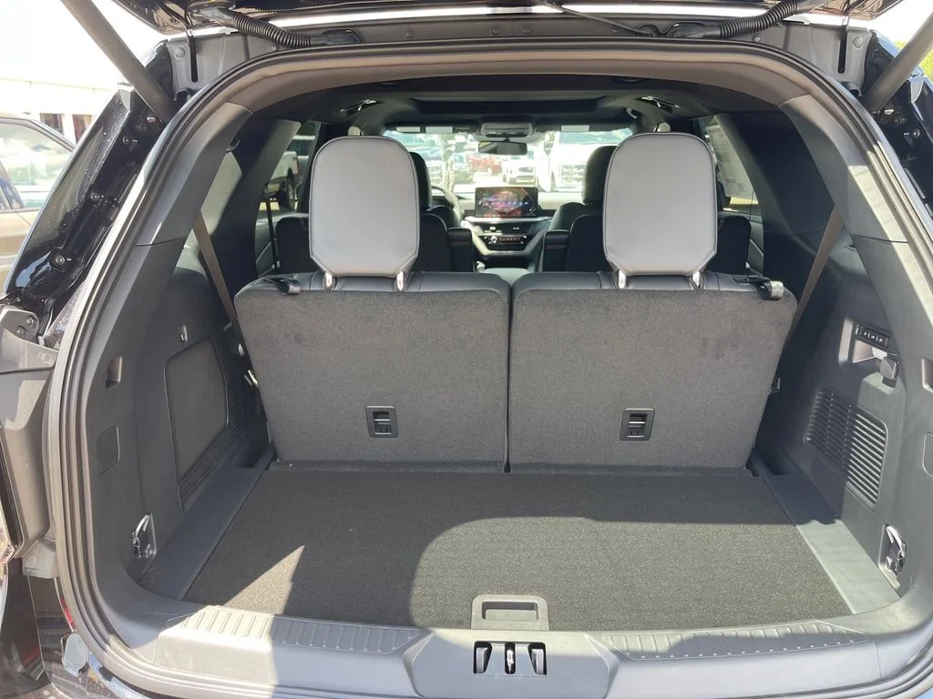 New 2026 Agate Black Metallic Ford Tremor® image 11