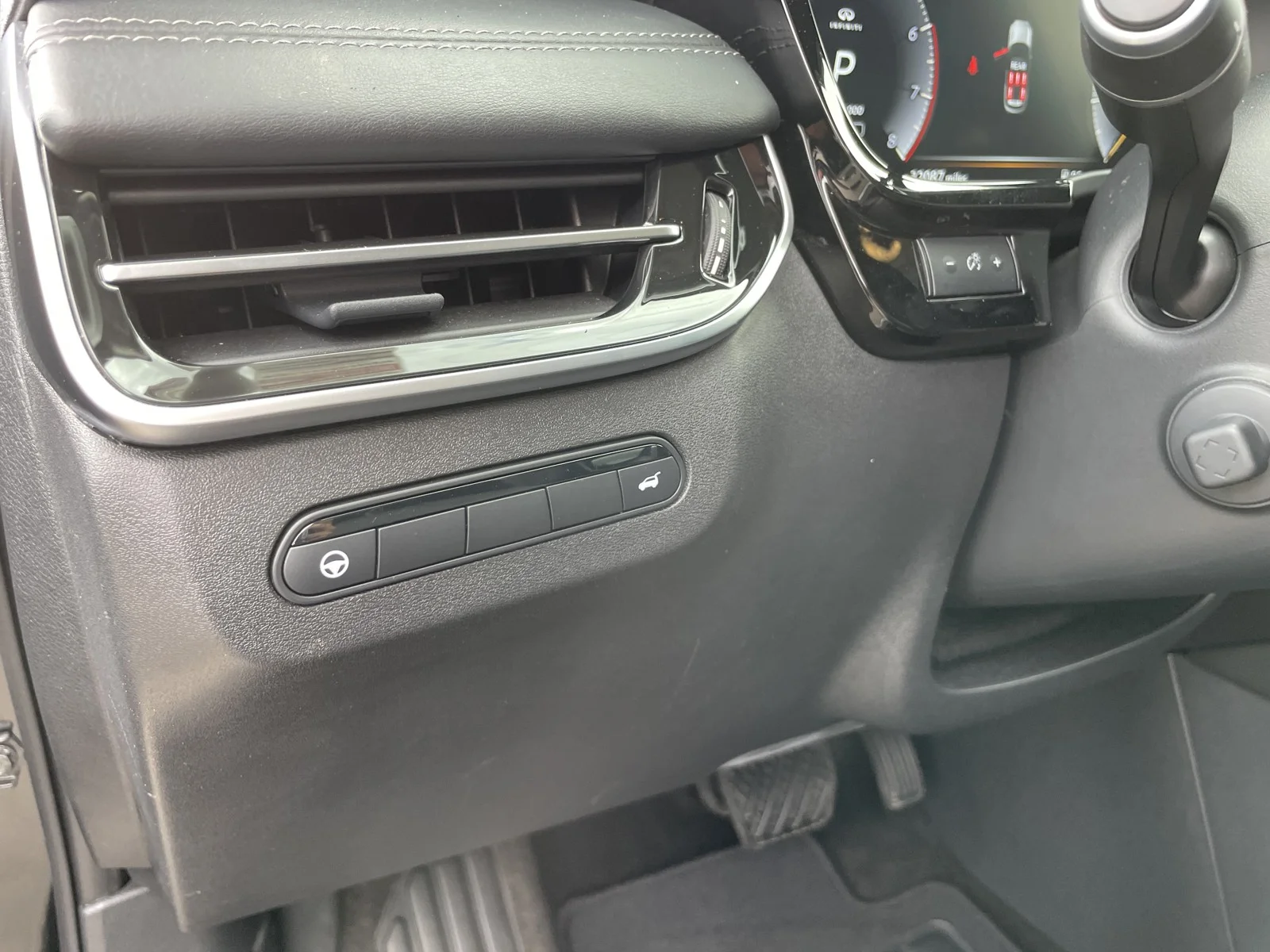 Used 2025 Mineral Black INFINITI LUXE image 19