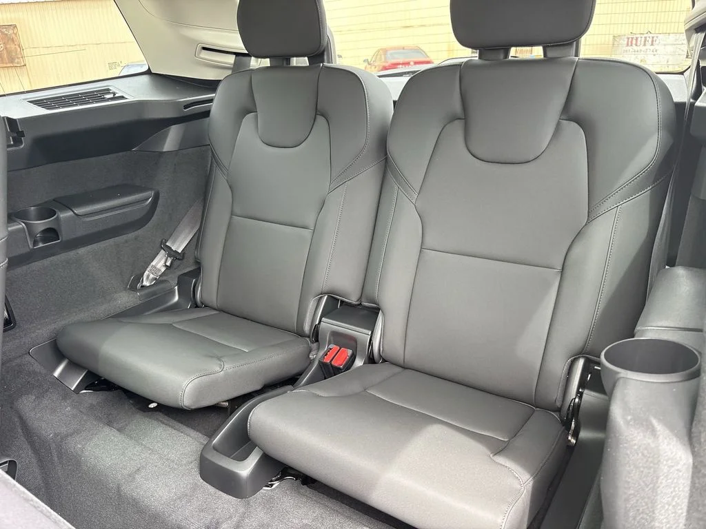 New 2026 Crystal White Volvo Plus image 25