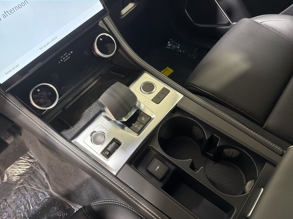2026 Jaguar F-Pace R-Dynamic S - Photo 17