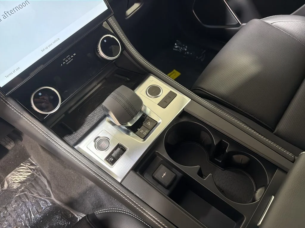 2026 Jaguar F-Pace R-Dynamic S - Photo 17