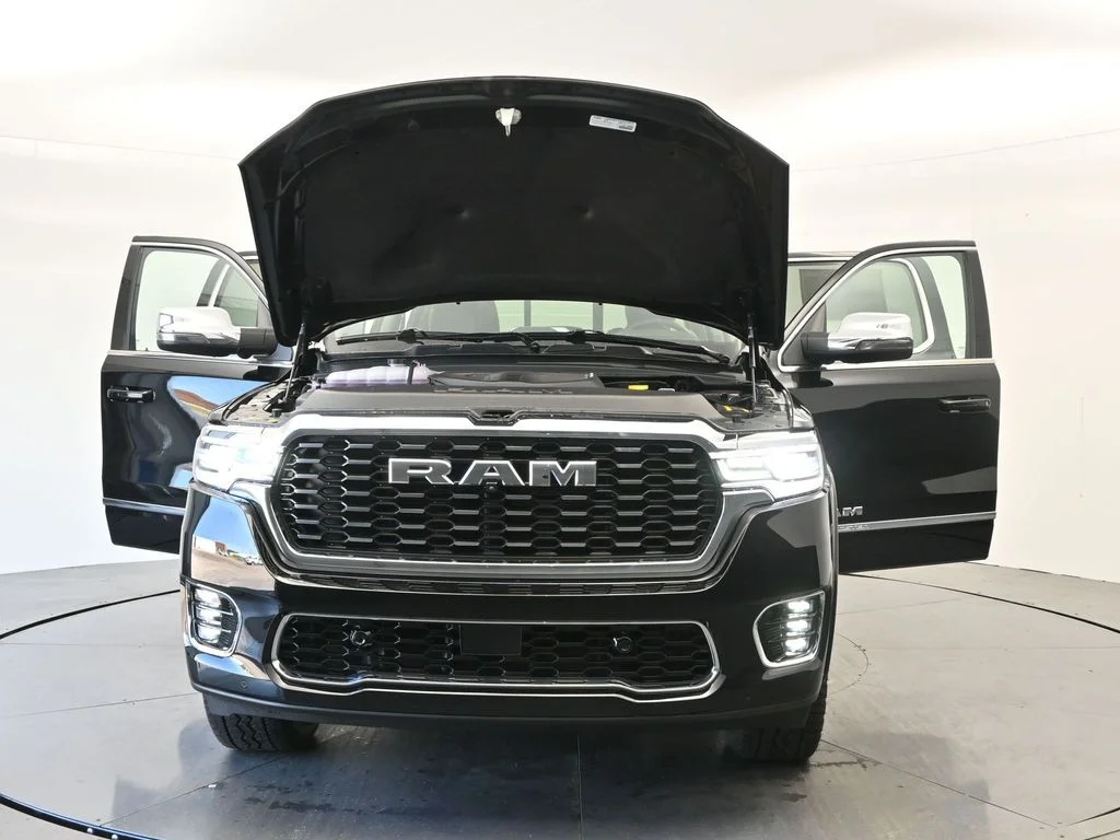 New 2026 Diamond Black Crystal Pearl-Coat Exterior Paint RAM Tungsten image 45