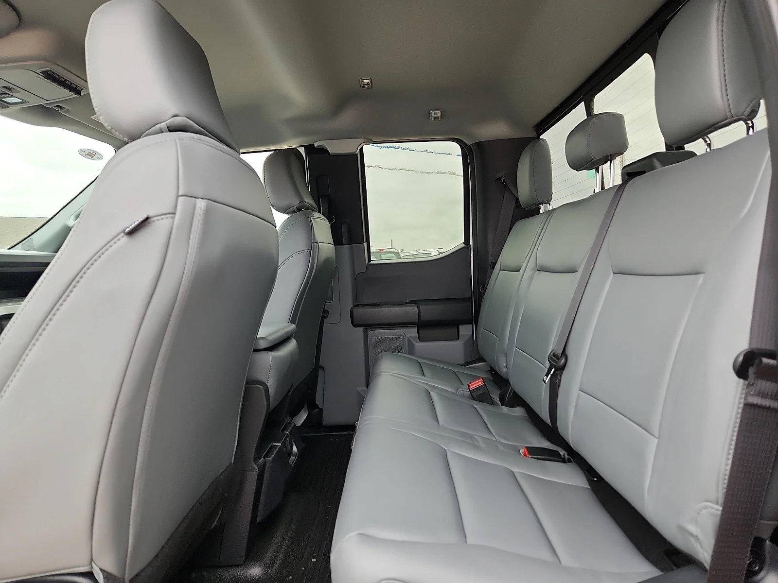 New 2026 Oxford White Ford XL image 18