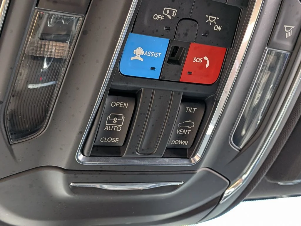 Used 2023 Gray Jeep Altitude X image 20
