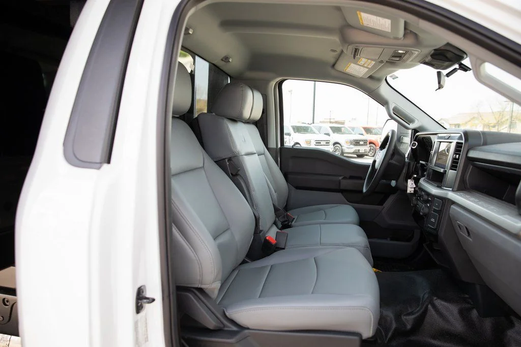2025 Ford F-550 Super Duty Chassis Cab XL - Photo 33