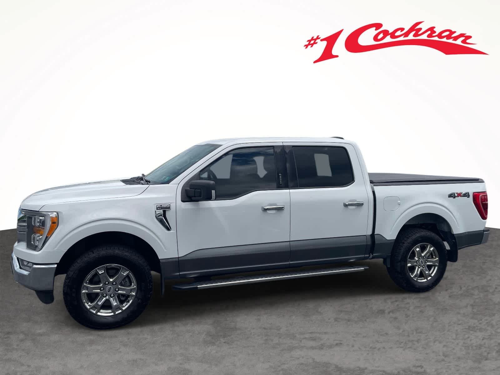 Used 2021 Oxford White/Carbonized Gray Ford XLT image 9